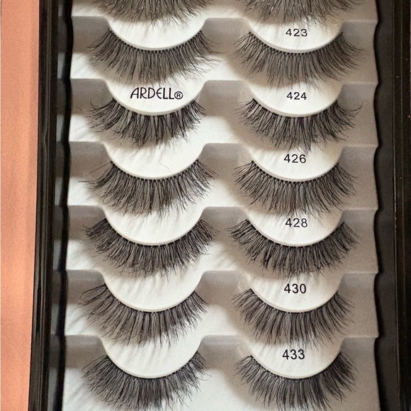 Ardell Black Lashes Set of 5 Pairs for Dramatic Eye Enhancement - Picture 2 of 3